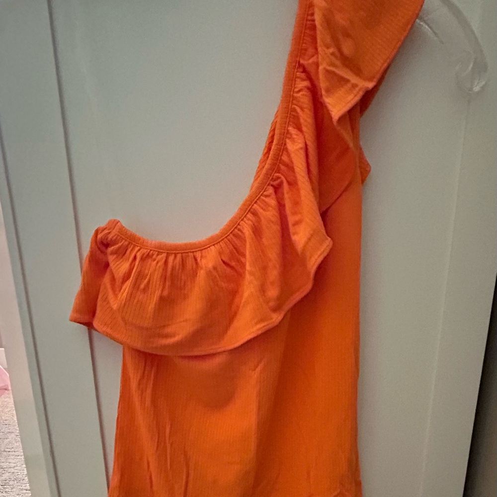 LOFT Off the shoulder ruffle top!